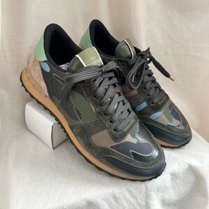 VALENTINO GARAVANI CAMOUFLAGE ROCKRUNNER SNEAKER 39 EU / 6 US